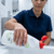 Actival Clorado WC 750ml a ser aplicado na sanita — RAS Embalagens