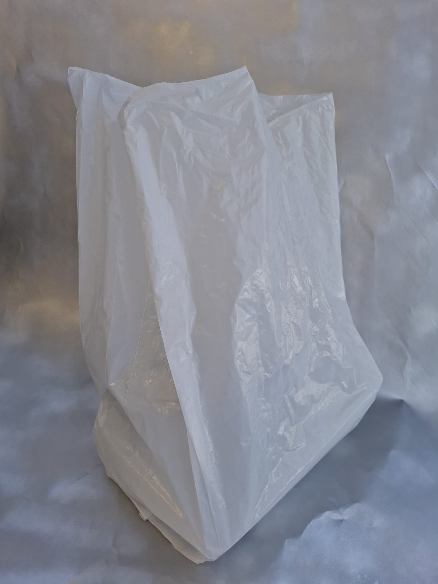 Saco PEAD Branco Sem Asa para Transporte Seguro e Uso Diário