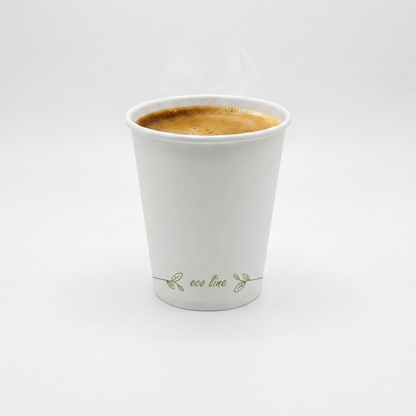 Copo de café de papel de 90ml com expresso em fundo branco