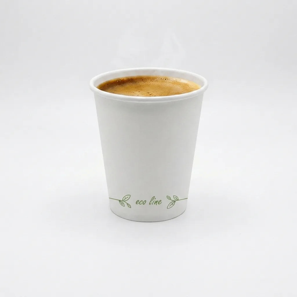 Copo de café de papel de 90ml com expresso em fundo branco