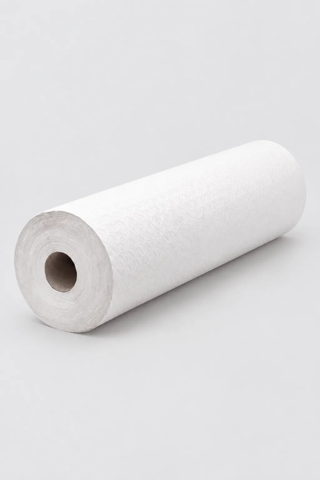 Packshot do rolo de toalha de mesa de papel descartável em fundo claro