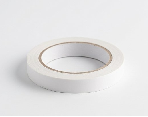 Fita adesiva PVC branca 12mm x 66m para fechar caixas de cartão — RAS Embalagens