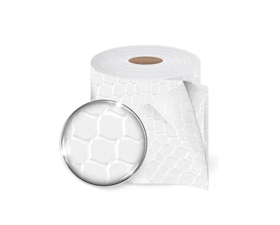 Rolo de papel higiénico Amoos Comfort Quilted com detalhe ampliado do relevo da folha
