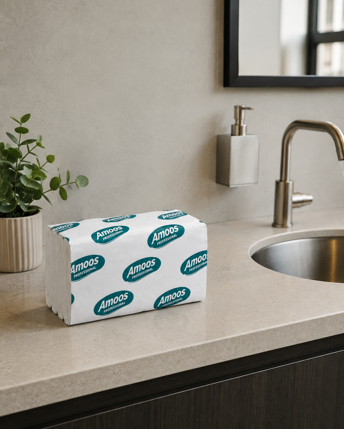 Pacote de toalhas de mão ZigZag Amoos 21x22 na bancada de um lavabo profissional